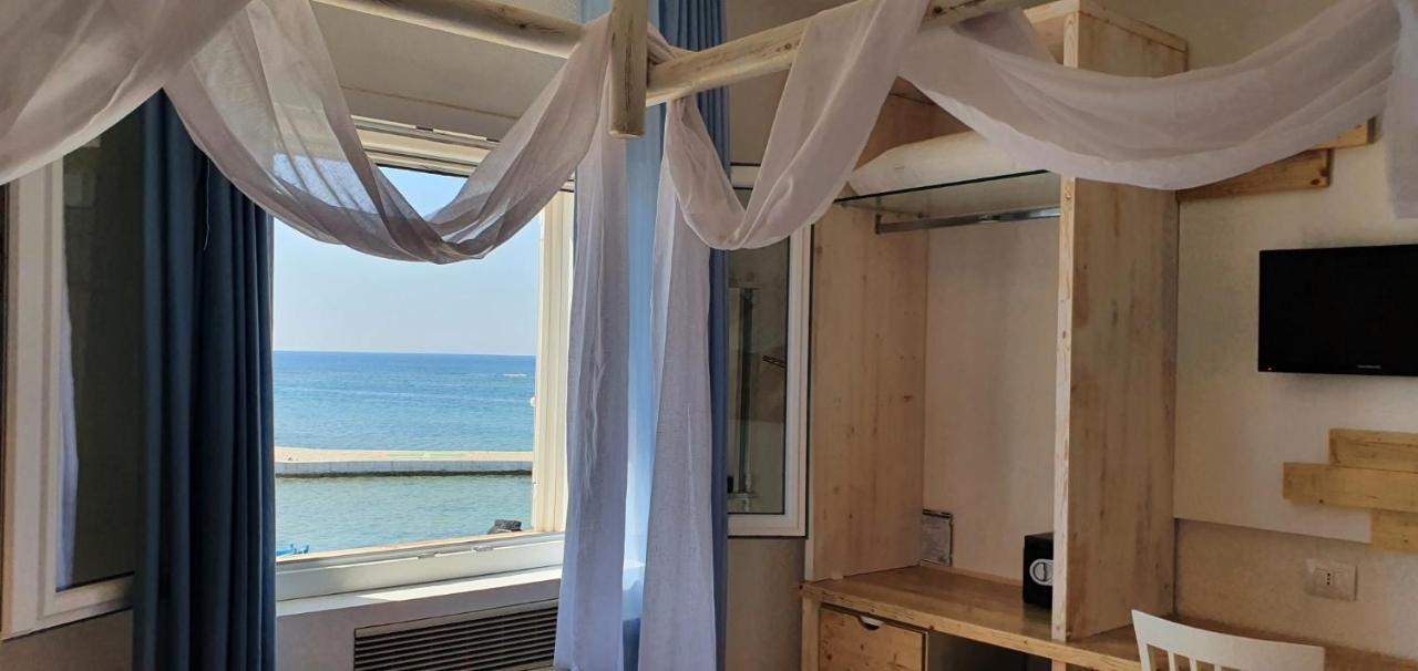 Hotel Lo Scoglio Porto Cesareo Exterior photo