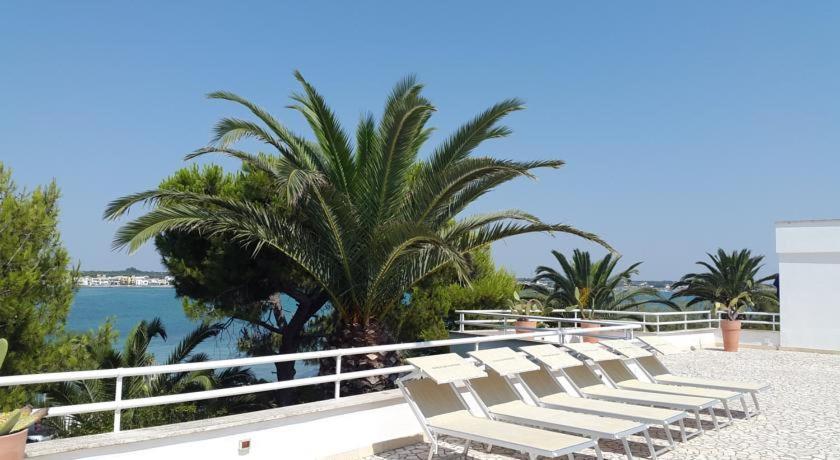 Hotel Lo Scoglio Porto Cesareo Exterior photo