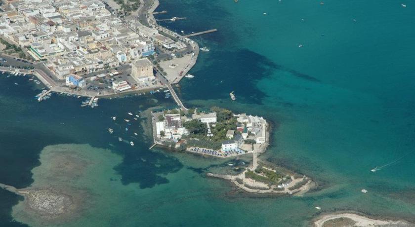 Hotel Lo Scoglio Porto Cesareo Exterior photo