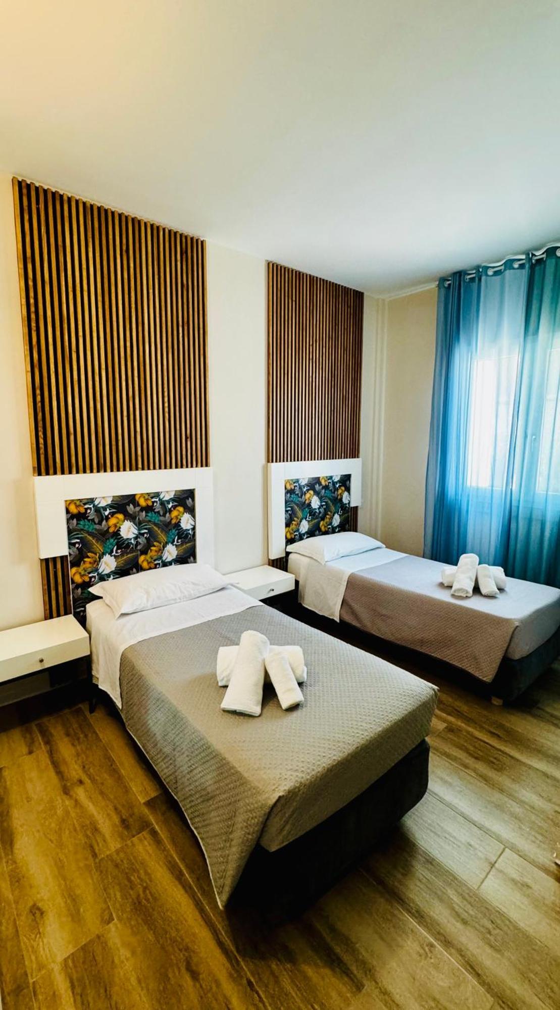 Hotel Lo Scoglio Porto Cesareo Exterior photo